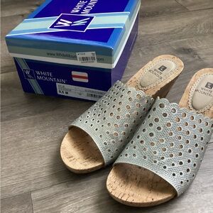 White mountain silver wedge women’s size 9.5